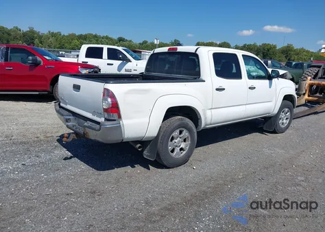 2014 Toyota Tacoma Base V6 z USA, uszkodzony, nr VIN 3TMLU4EN5EM149635